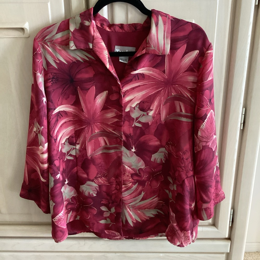 Pink‎ Floral Tanjay blouse - Picture 2 of 10